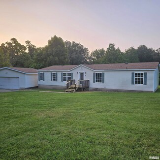 1920 Barnett Rd, Harrisburg, IL 62946