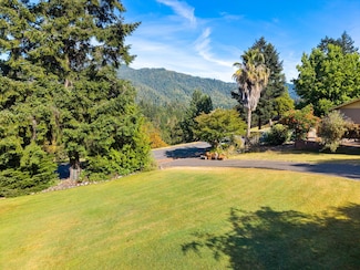 475 Forest View Dr, Willow Creek, CA 95573