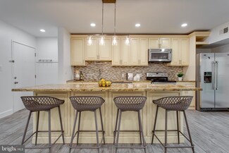 2206 Castle Rock Square Unit 22C, Reston, VA 20191
