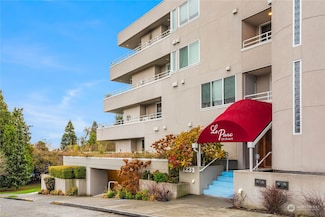 1231 5th Ave N Unit 204, Seattle, WA 98109
