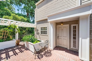 1555 Cherry St Unit 12, San Carlos, CA 94070