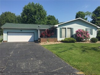 131 S Meadow Dr, Mineral Wells, WV 26150