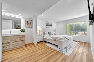 22100 Burbank Blvd Unit 230C, Woodland Hills, CA 91367