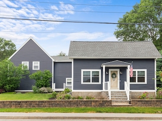 886 Methuen St, Dracut, MA 01826