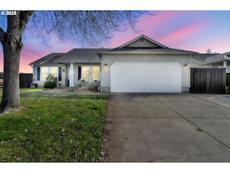 88087 Crystal St, Veneta, OR 97487