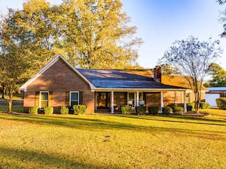 852 Windy Ridge Rd, West Point, MS 39773