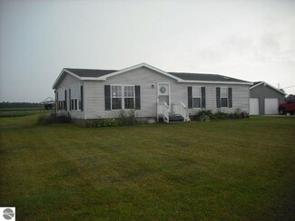 2621 W Humphrey Rd, Ithaca, MI 48847