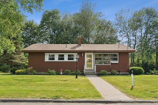 20 Robyn Ave, Westbrook, ME 04092