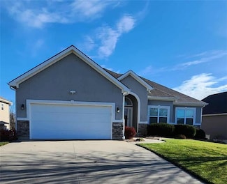 19367 Tomahawk Ln, Saint Joseph, MO 64505