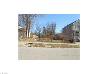 7313 Colfax Rd, Cleveland, OH 44104