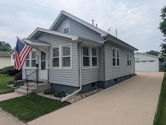 219 Guenther St, Oshkosh, WI 54902