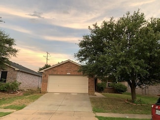 1557 Chivalry Ln, Little Elm, TX 75068