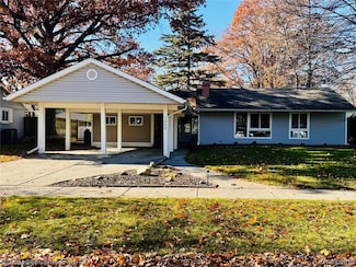 1066 Virginia Ave, Marysville, MI 48040