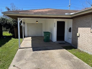 352 Firethorn Dr, Gretna, LA 70056