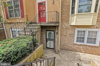 10 Kettle Ct, Windsor Mill, MD 21244