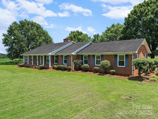1904 Old Peachland Rd, Marshville, NC 28103