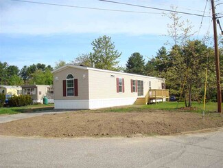 2 Cedar Ln, Lee, NH 03861