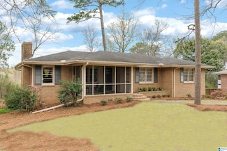 1831 Montclaire Dr, Vestavia, AL 35216