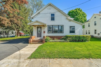 22 Center St, Fort Edward, NY 12828