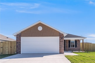 2111 E Annette Dr, Siloam Springs, AR 72761