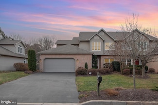 514 Bridgeview Dr, Lemoyne, PA 17043