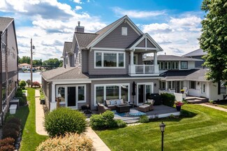 11666 N Sunrise Dr, Syracuse, IN 46567