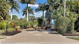 4991 Coach Ln, Naples, FL 34114