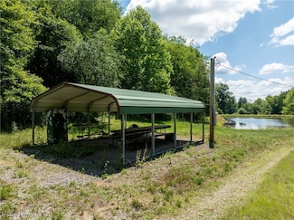 5659 Steubenville Rd SE, Amsterdam, OH 43903