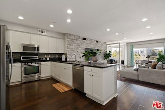 13126 Union Ave Unit 203, Hawthorne, CA 90250