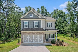 154 Laurel Cove Dr, Hoschton, GA 30548