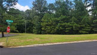 9881 Stardust Dr, Tuscaloosa, AL 35405