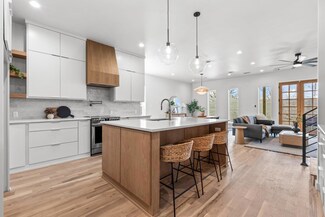1703 Sicily St, Dallas, TX 75203