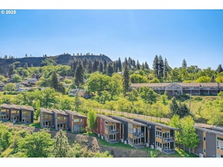 11 Mosier Creek Place, Mosier, OR 97040