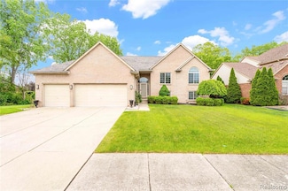 19821 Woodview Dr, Clinton Township, MI 48038