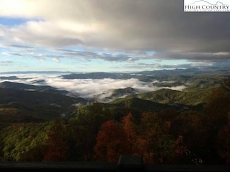 293 Buxton St, Blowing Rock, NC 28605