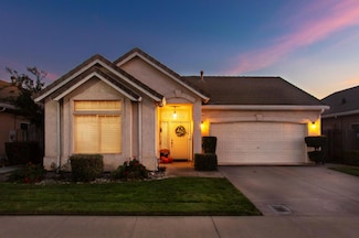 2204 Curzon Dr, Modesto, CA 95355