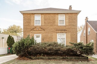 552 E Parkway Rd, Riverside, IL 60546