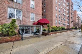 33-24 93rd St Unit 1T, Jackson Heights, NY 11372