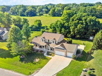 15927 Pebble Beach Rd, Bloomington, IL 61705