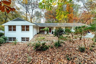 310 Burlage Cir, Chapel Hill, NC 27514