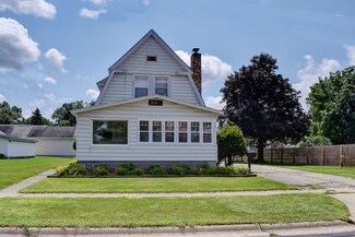305 W Oregon St, Polo, IL 61064