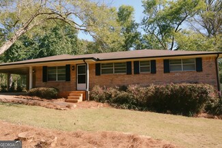 70 W Meadowcliff Cir, Carrollton, GA 30116