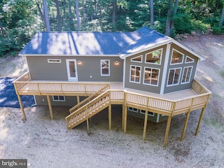 13 Grimes Golden Rd, Apple Mountain Lake, VA 22642
