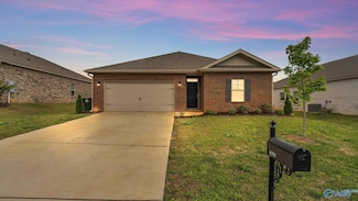 14293 Leadenhall Ln, Athens, AL 35613