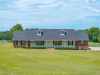 1205 S Division St, Lavaca, AR 72941