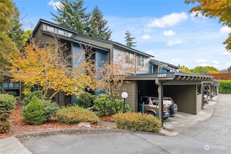 1819 N 107th St Unit 201, Seattle, WA 98133