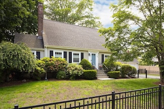 343 Greendale Ave, Needham Heights, MA 02494