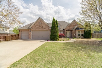 2149 Gas Light Cove, Springdale, AR 72762