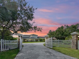 17810 SW 52nd Ct, Southwest Ranches, FL 33331