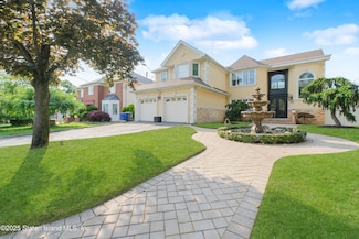 23 Haywood St, Staten Island, NY 10307
